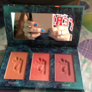 ALamar Blush Trio